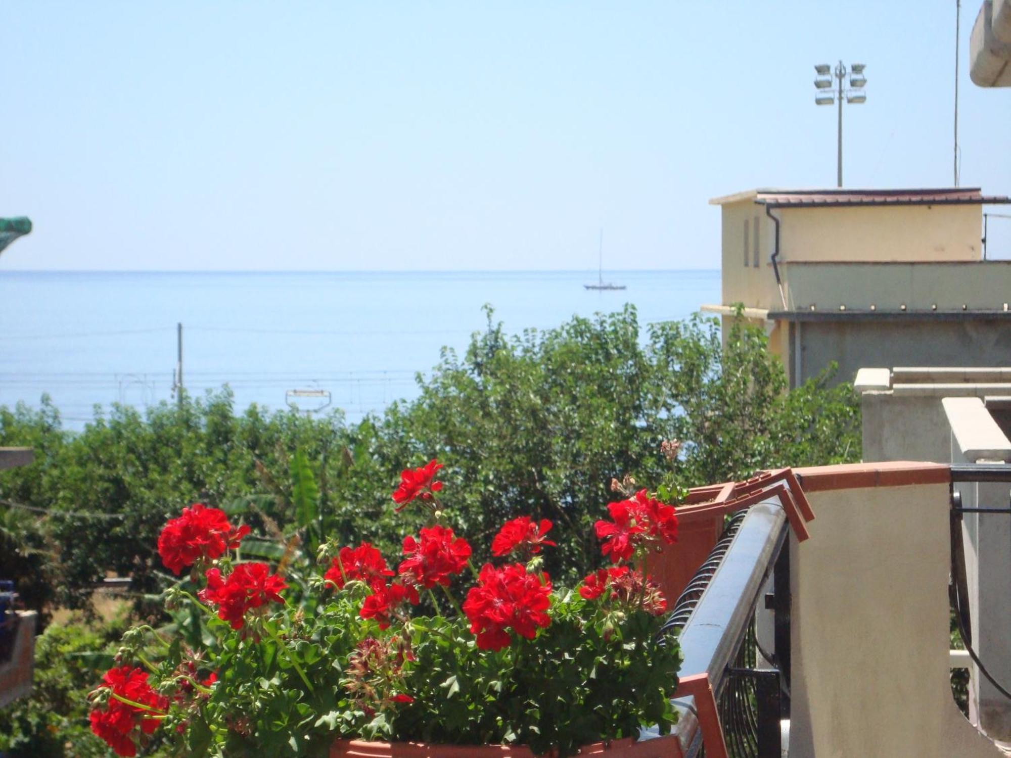 B&B Nereidi Melito Di Porto Salvo Exterior photo